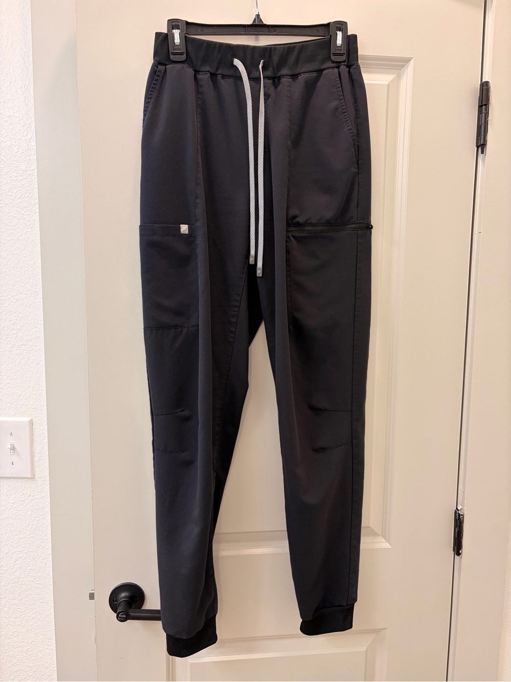 Women’s Fabletics Black Scrub Jogger Pants
